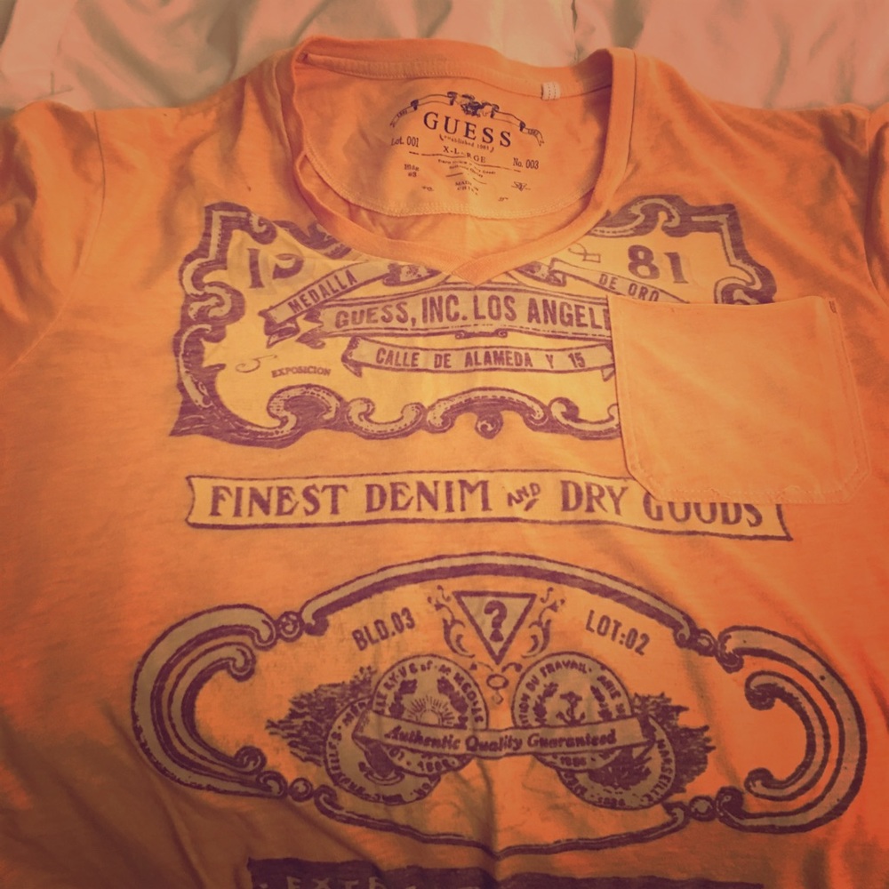 Guess Vneck